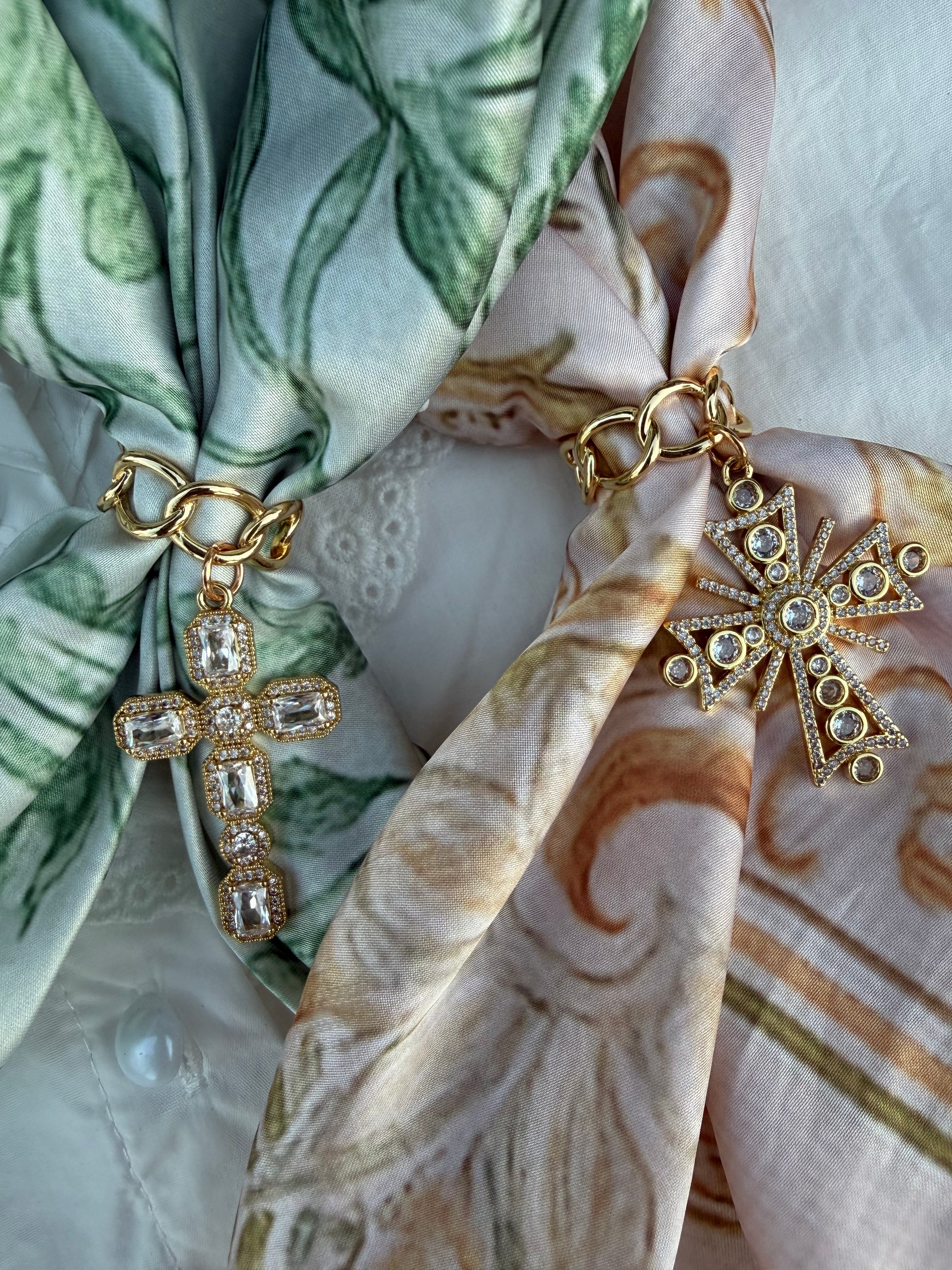 LA BAGUE DE FOULARD