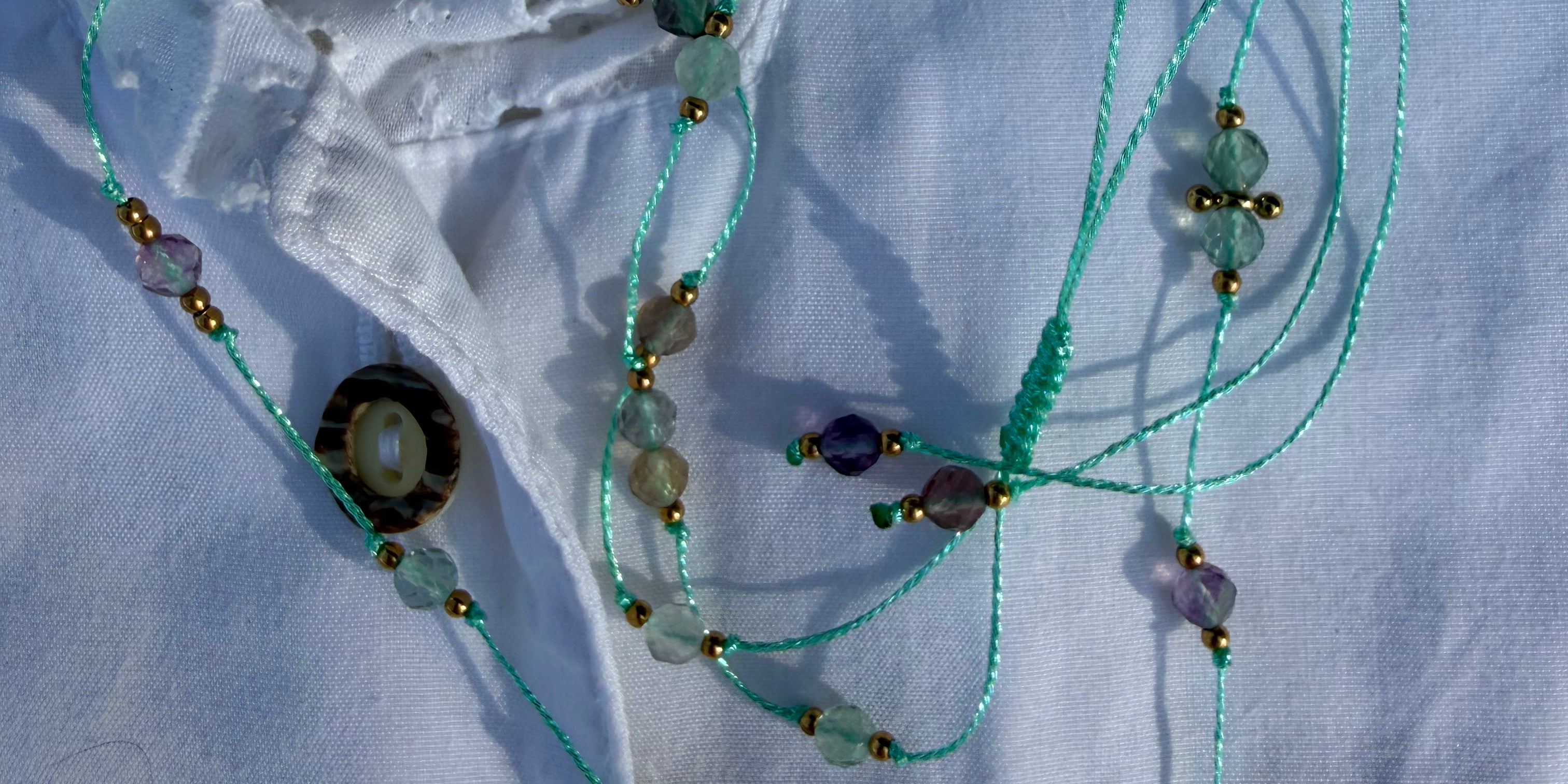Collier Amulette Lapis Sanctus - Pierre de Lune Arc en Ciel