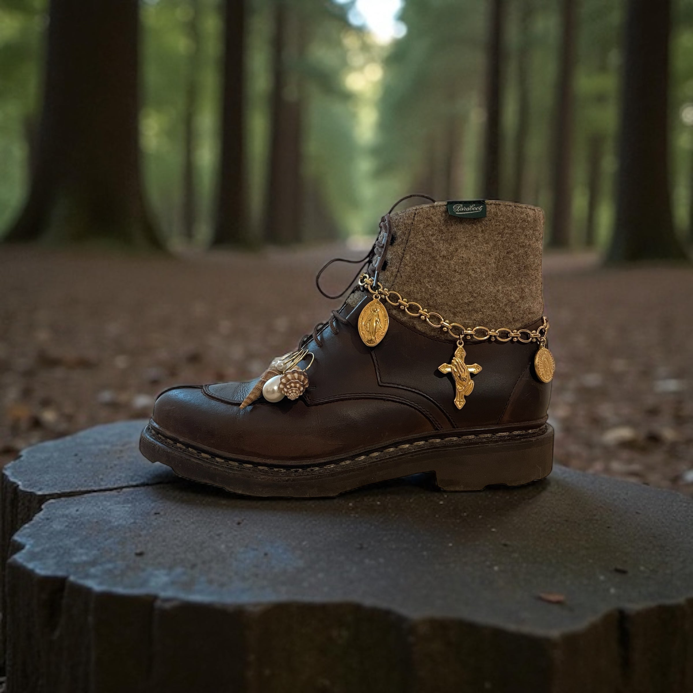 LA CHAÎNE DE BOOTS.